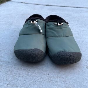 KEEN Women Howser III Slide Sz 10 - NEW W TAGS
